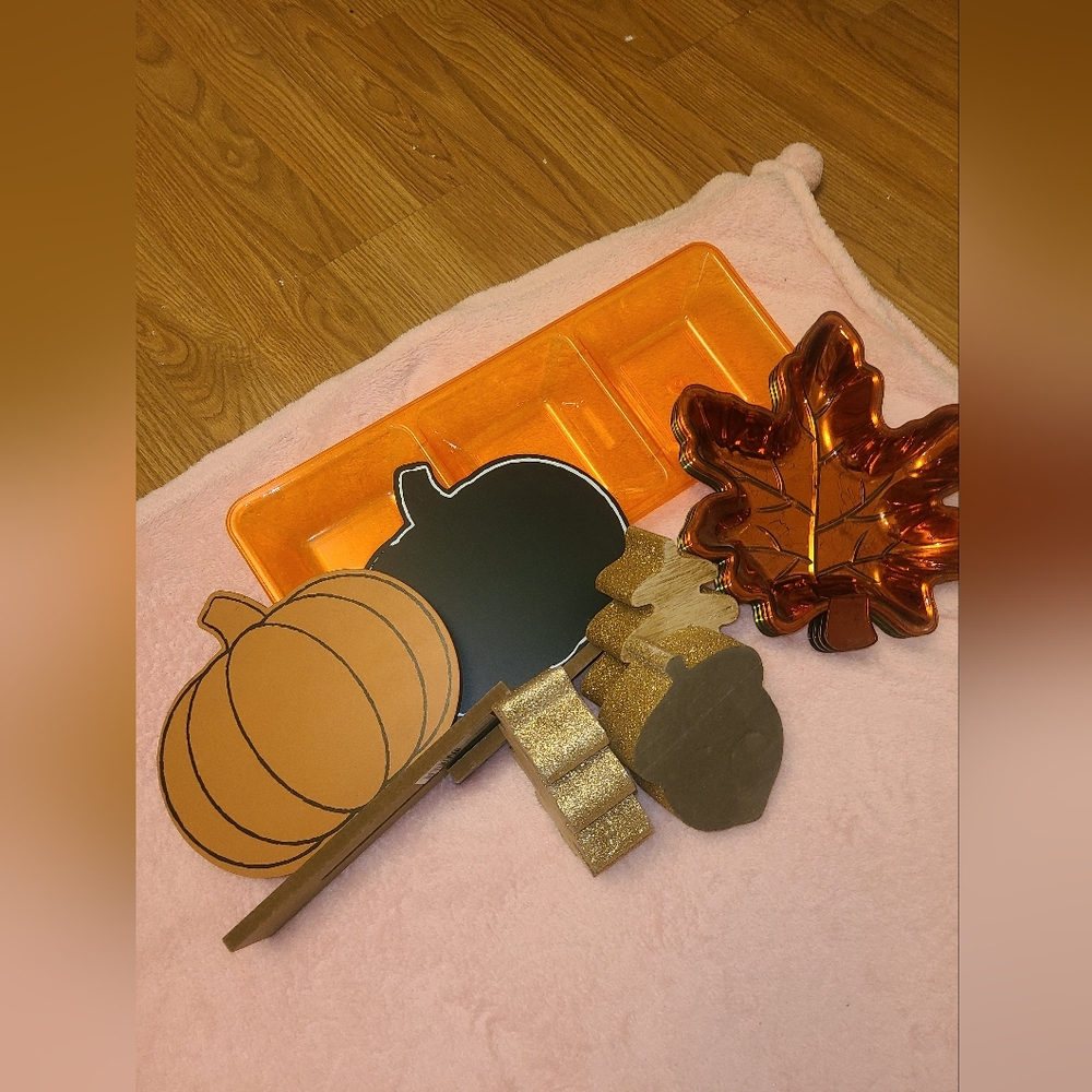 Autumn Themed Decorative Set